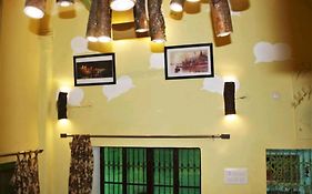 Monalisa Hostel